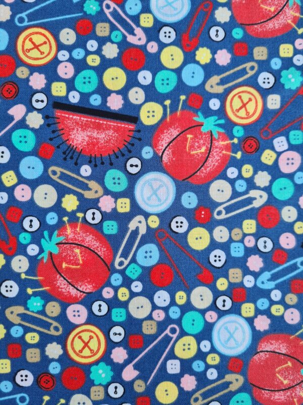 Patchworkstof fra Adlico. 14132-BLUE